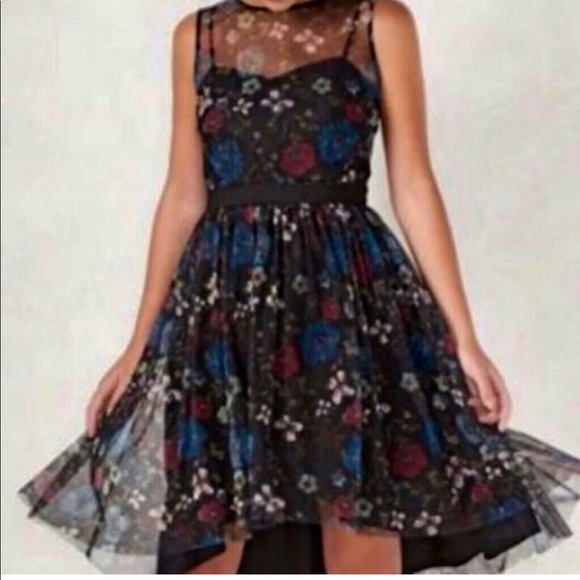 Lauren Conrad Dress - Picture 2 of 3